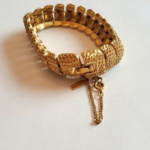 Vintage Monet gold Tone Jewelry Bracelet Metal Y2K